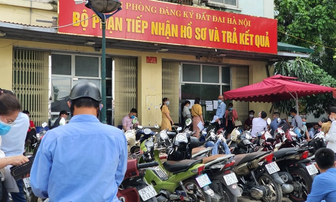 Người d&acirc;n c&oacute; thể l&agrave;m ‘sổ đỏ’ m&agrave; kh&ocirc;ng cần chứng minh nh&acirc;n d&acirc;n từ ng&agrave;y 1/9