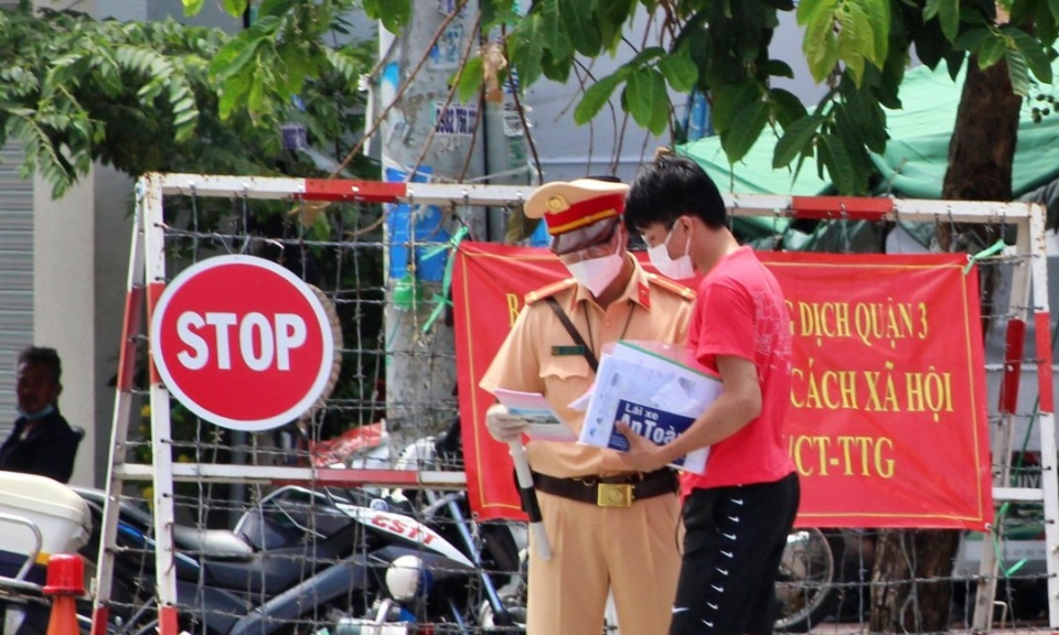 Từ 0 giờ ng&agrave;y 16/9, TP Hồ Ch&iacute; Minh tiếp tục gi&atilde;n c&aacute;ch x&atilde; hội theo Chỉ thị 16 đến 30/9