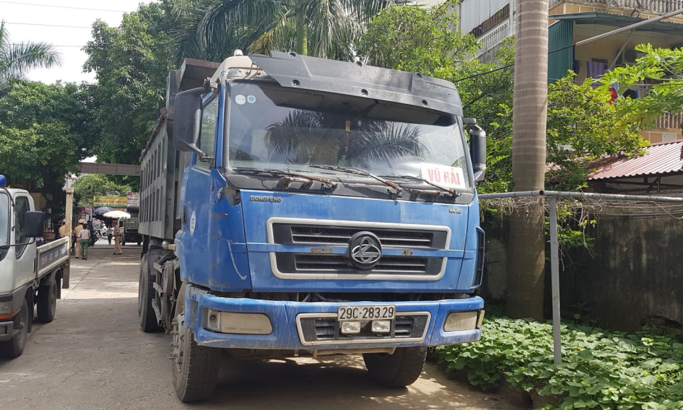 Tăng nặng 3 mức xử phạt đối với xe qu&aacute; tải để răn đe
