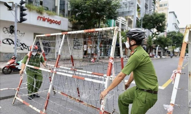 Thích ứng an toàn, kh&ocirc;ng chủ quan trước dịch b&ecirc;̣nh