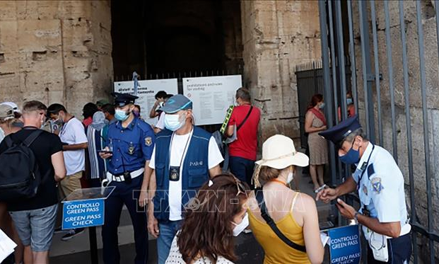 Du lịch thế giới ghi nhận đ&agrave; tăng trưởng mạnh trở lại