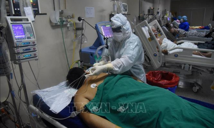 WHO cảnh b&aacute;o cuộc chiến chống dịch COVID-19 chưa kết th&uacute;c