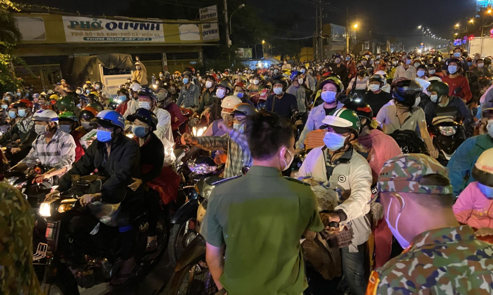 TP Hồ Ch&iacute; Minh: Tiếp nhận gần 7.000 đơn xin được đi đ&oacute;n người th&acirc;n ở c&aacute;c tỉnh