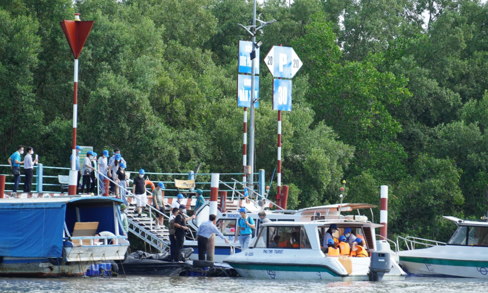 TP Hồ Ch&iacute; Minh ‘mạnh dạn’ mở cửa du lịch với điều kiện đ&atilde; ti&ecirc;m phủ vaccine