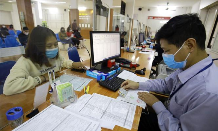 Tr&ecirc;n 1,7 triệu người bị ảnh hưởng dịch COVID-19 được nhận hỗ trợ từ Quỹ Bảo hiểm thất nghiệp