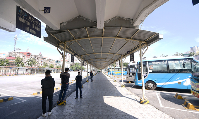 Vận tải kh&aacute;ch li&ecirc;n tỉnh mở lại sau khi c&aacute;c địa phương c&ocirc;ng bố cấp độ dịch