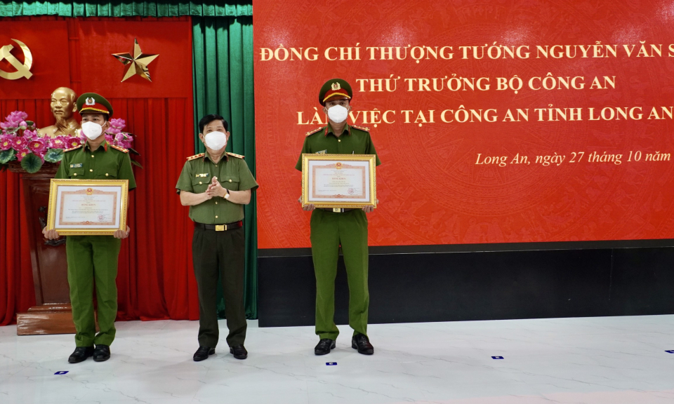 Thứ trưởng Bộ C&ocirc;ng an thăm v&agrave; l&agrave;m việc tại C&ocirc;ng an tỉnh Long An