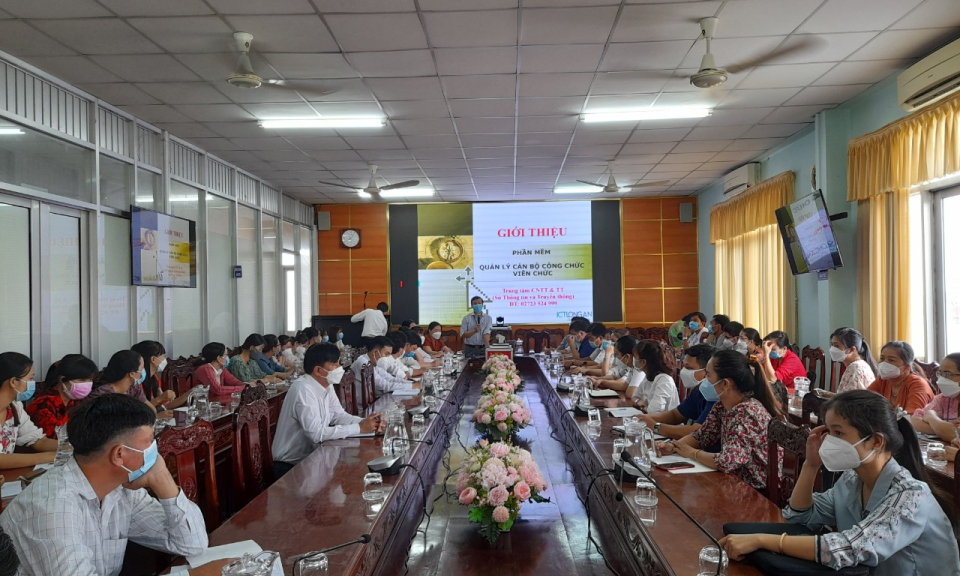 T&acirc;n Thạnh: Tập huấn sử dụng phần mềm quản l&yacute; hồ sơ c&aacute;n bộ, c&ocirc;ng chức, vi&ecirc;n chức