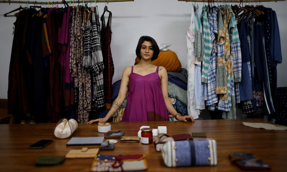 Cảm hứng ‘xanh’ biến những mảnh vải bỏ đi th&agrave;nh bộ đồ thời thượng