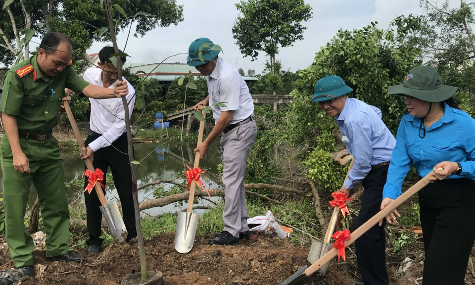 Thạnh H&oacute;a ph&aacute;t động &ldquo;Tết trồng c&acirc;y đời đời nhớ ơn B&aacute;c Hồ&rdquo;