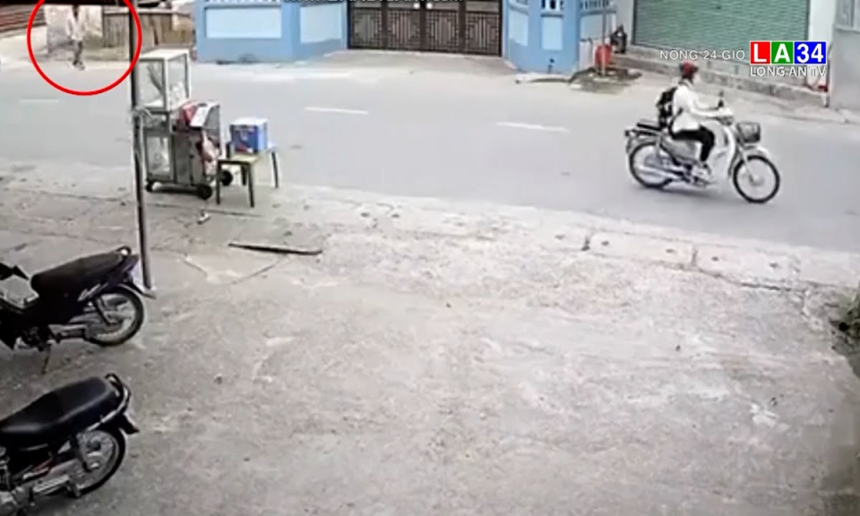 Nguy hiểm học sinh ph&oacute;ng nhanh vượt ẩu