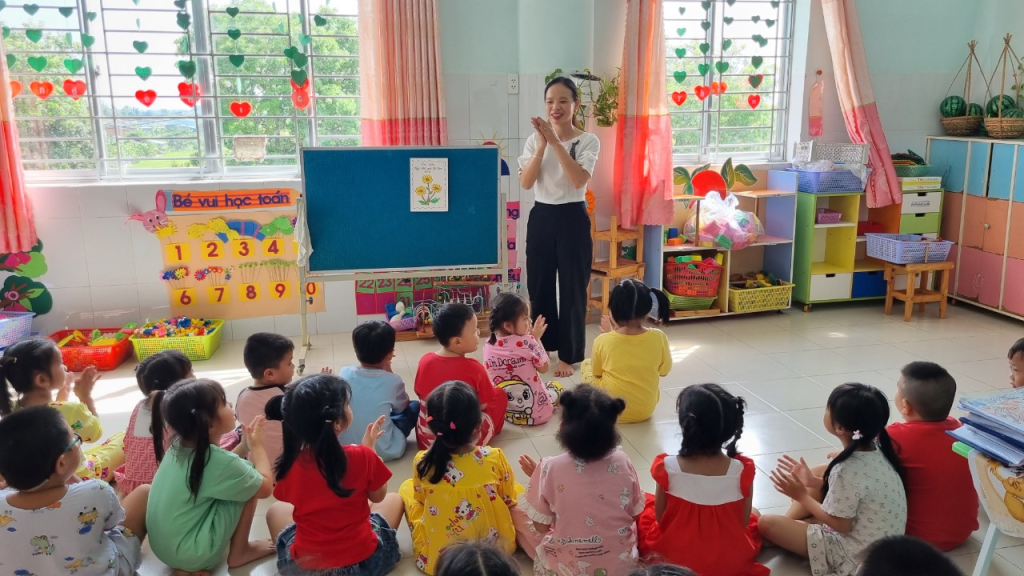Cô giáo mầm non luôn nhiệt huyết với nghề vì tình yêu trẻ