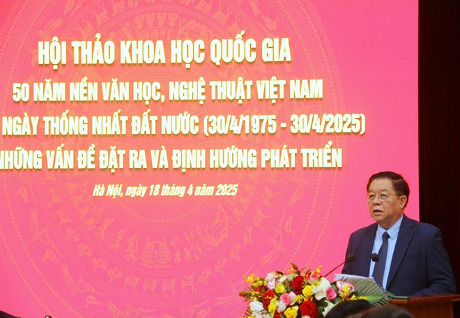 Trưởng Ban Tuyên giáo và Dân vận Trung ương Nguyễn Trọng Nghĩa phát biểu tại hội thảo (Ảnh: PV/Vietnam+)