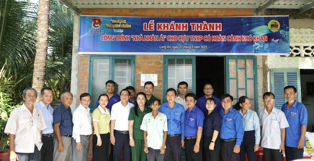 Tỉnh Đoàn Long An trao Nhà Nhân ái cho cựu thanh niên xung phong có hoàn cảnh khó khăn tại xã Lợi Bình Nhơn, TP.Tân An