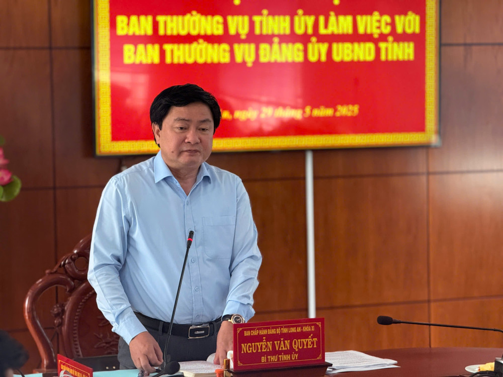 Bí thư Tỉnh ủy - Nguyễn Văn Quyết phát biểu kết luận tại hội nghị