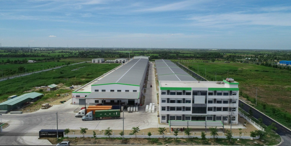 Tỉnh chủ động hỗ trợ doanh nghiệp trong sản xuất, kinh doanh (Trong ảnh: Những kiến nghị của Khu công nghiệp Trần Anh - Tân Phú (huyện Đức Hòa) kịp thời được tháo gỡ, giúp doanh nghiệp sớm hoàn thiện hạ tầng, tiếp nhận đầu tư)