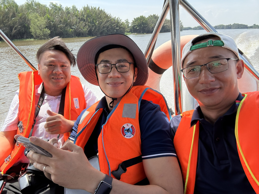 Điều quan trọng nhất là mỗi nhà báo, phóng viên phải giữ vững đạo đức và trách nhiệm xã hội với nghề nghiệp để tạo nên những tác phẩm báo chí chất lượng đáp ứng nhu cầu của độc giả trong thời đại số