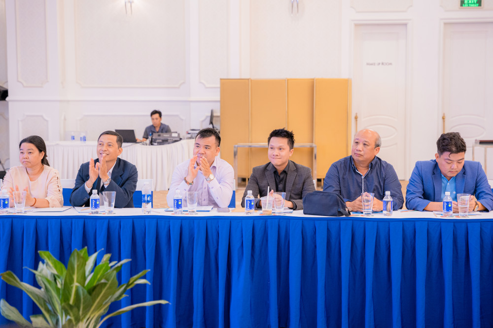 Các đại biểu tham dự hội nghị