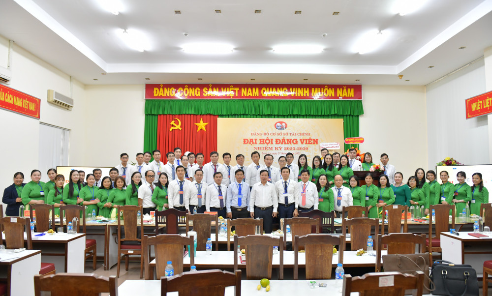 Các đại biểu chụp ảnh lưu niệm tại Đại hội