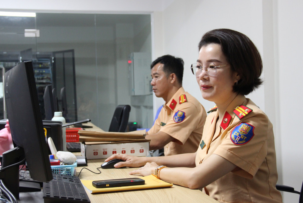 Lực lượng Cảnh sát giao thông nỗ lực làm việc với tinh thần trách nhiệm cao