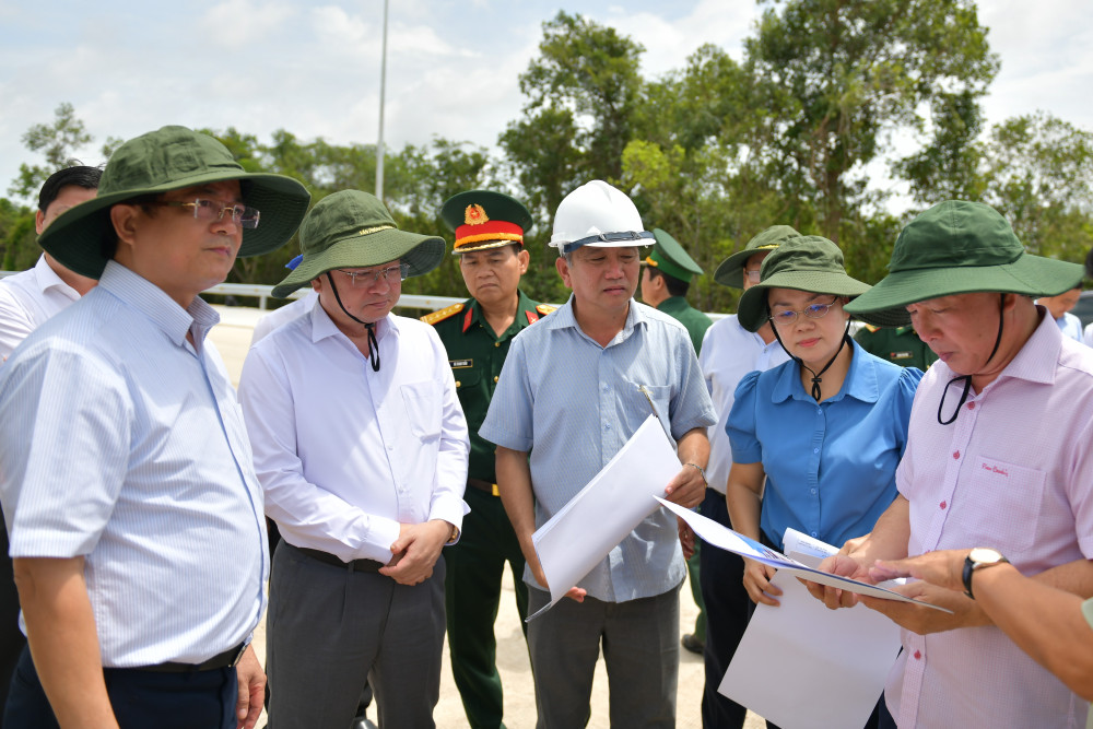 Đoàn công tác khảo sát tại Cửa khẩu Quốc tế Tân Nam