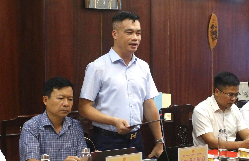  Giám đốc Viettel Tây Ninh Phạm Thanh Sơn phát biểu tại hội nghị