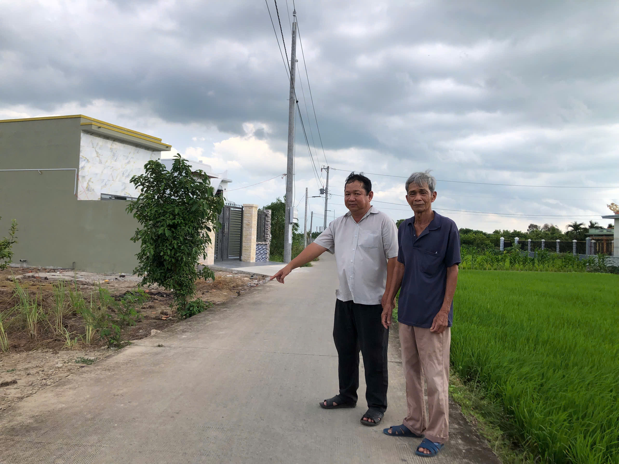 Trưởng ấp Kế Mỹ, xã Mỹ Lộc - Bùi Văn Thắng là người có uy tín tại địa phương, trong các cuộc vận động đều được người dân tin tưởng, ủng hộ