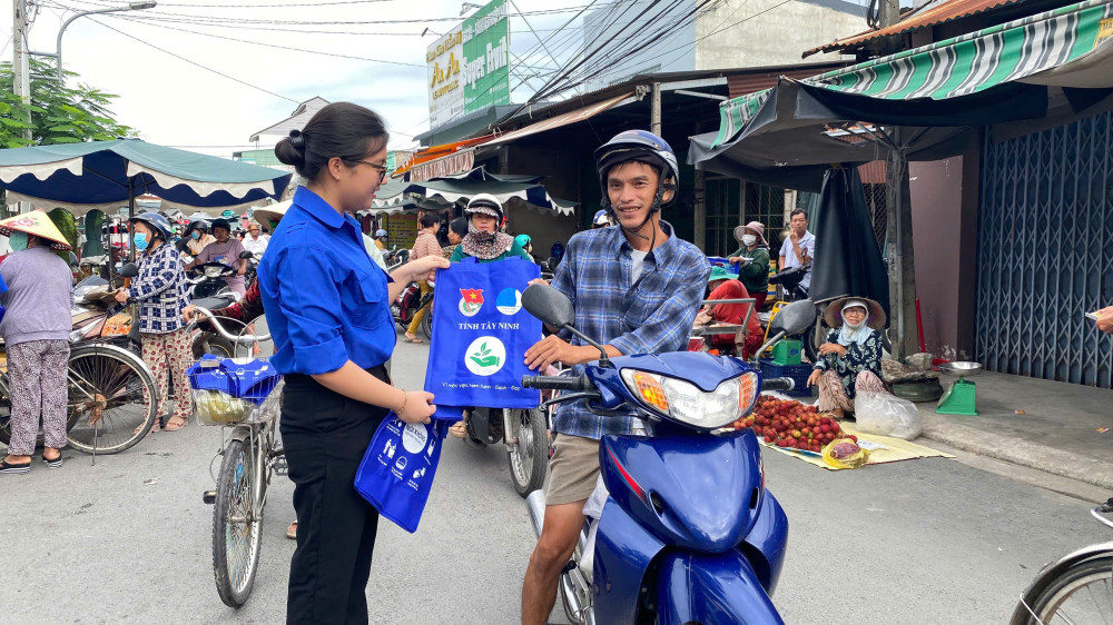 Mong muốn người dân sẽ sử dụng túi này thay cho túi nylon