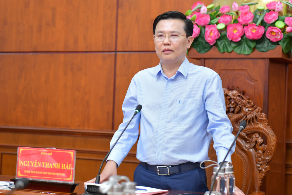 Phó Bí thư Tỉnh ủy, Chủ tịch UBMTTQ Việt Nam tỉnh Nguyễn Thanh Hải phát biểu chúc mừng, giao nhiệm vụ cho 2 cán bộ vừa được bổ nhiệm