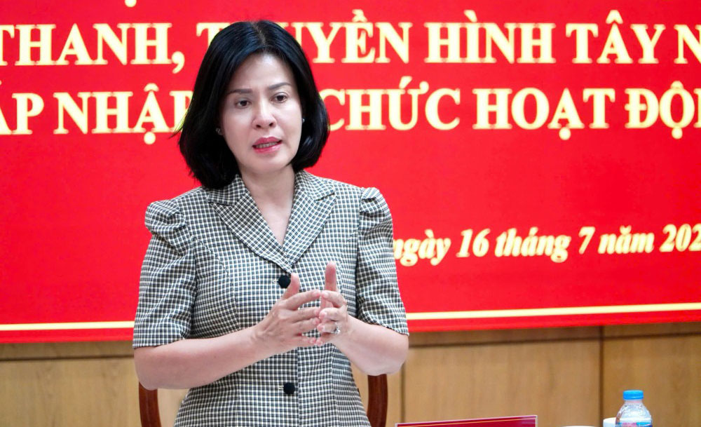 Ủy viên Ban Thường vụ Tỉnh ủy, Trưởng Ban Tuyên giáo và Dân vận Tỉnh ủy Nguyễn Thị Xuân Hương chỉ đạo tại buổi làm việc