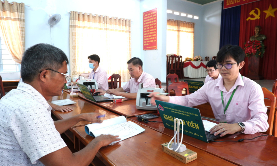 Ph&aacute;t huy nguồn vốn t&iacute;n dụng ch&iacute;nh s&aacute;ch x&atilde; hội