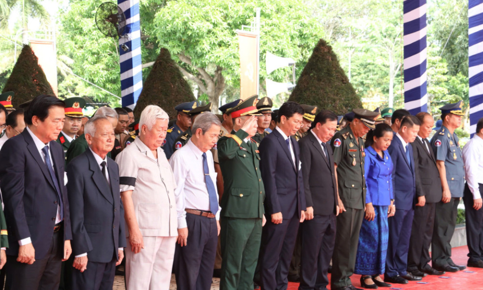 T&acirc;y Ninh: Truy điệu, an t&aacute;ng 156 bộ h&agrave;i cốt liệt sĩ hy sinh tại Campuchia