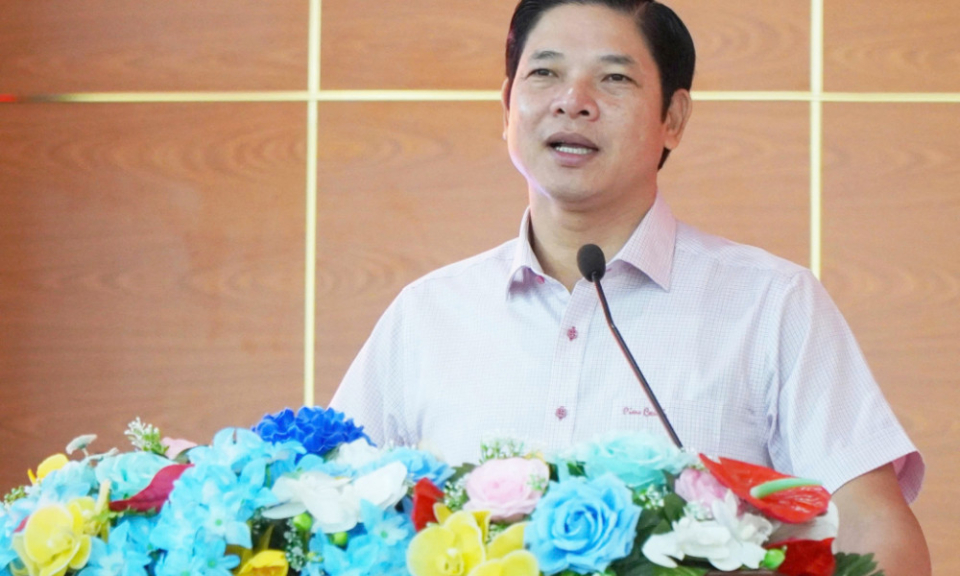 X&atilde; Cần Giuộc họp mặt c&aacute;n bộ, c&ocirc;ng chức, vi&ecirc;n chức v&agrave; người hoạt động kh&ocirc;ng chuy&ecirc;n tr&aacute;ch sau s&aacute;p nhập