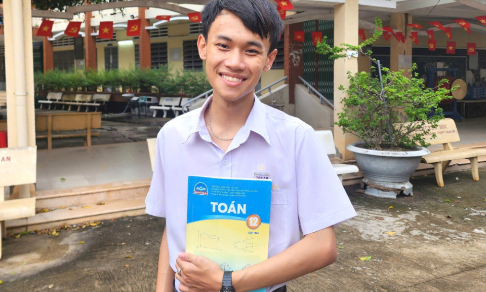 Thủ khoa To&aacute;n - Từ đam m&ecirc; đến điểm 10 tuyệt đối