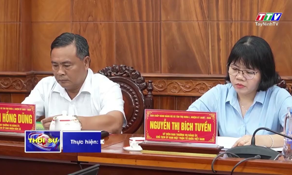 T&acirc;n Trụ: L&atilde;nh đạo Ban Tuy&ecirc;n gi&aacute;o v&agrave; D&acirc;n vận Tỉnh ủy g&oacute;p &yacute; B&aacute;o c&aacute;o Ch&iacute;nh trị Đại hội Đảng bộ x&atilde;