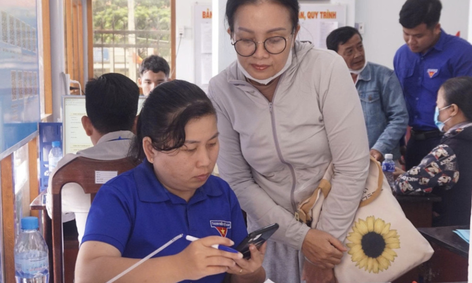 T&acirc;y Ninh: Tặng qu&agrave; to&agrave;n d&acirc;n dịp Quốc kh&aacute;nh 02/9 hơn 310 tỉ đồng