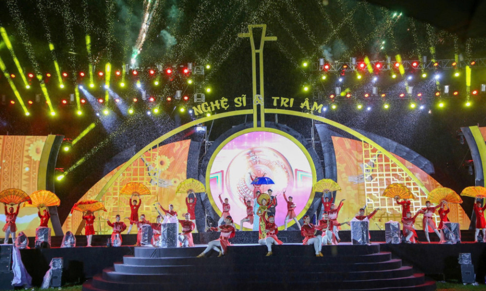 Đặc sắc chương tr&igrave;nh nghệ thuật 'Non s&ocirc;ng gấm v&oacute;c'