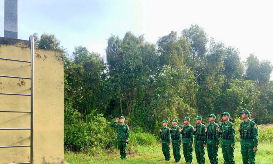 Quản l&yacute;, bảo vệ chủ quyền, an ninh bi&ecirc;n giới quốc gia