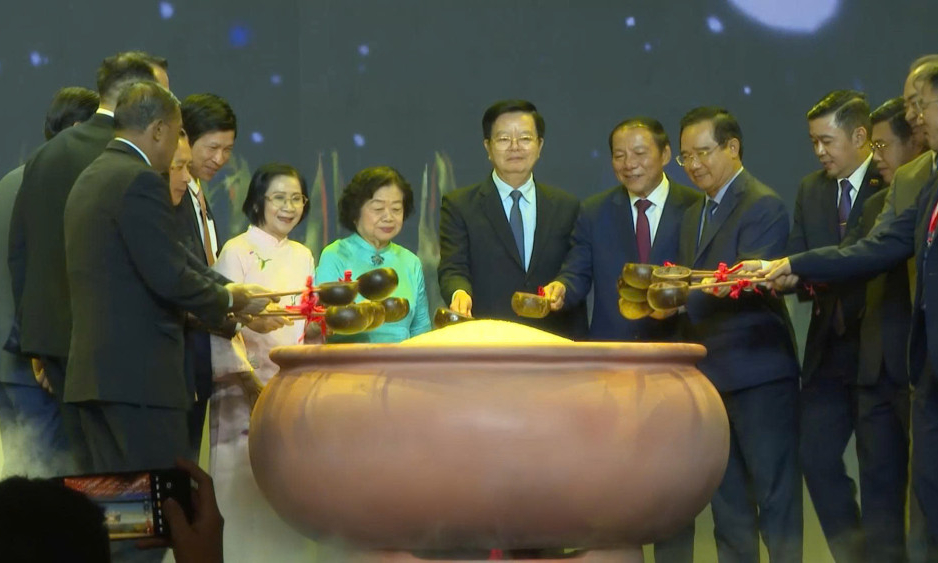 TP.HCM mở m&agrave;n ITE HCMC 2025 với Đ&ecirc;m Việt Nam 'D&ograve;ng chảy tinh hoa'