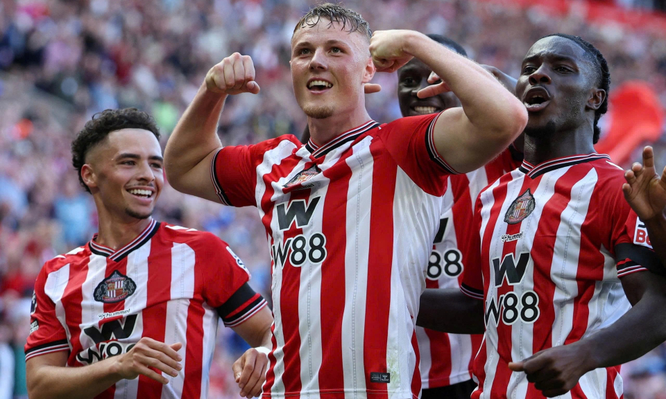 Kỷ lục chuyển nhượng mới ở Ngoại hạng Anh