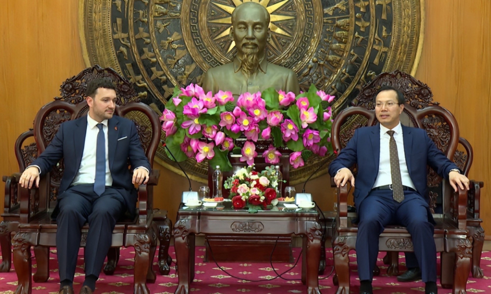 Ph&oacute; Tổng L&atilde;nh sự Cộng h&ograve;a Li&ecirc;n bang Đức ch&agrave;o x&atilde; giao l&atilde;nh đạo tỉnh T&acirc;y Ninh