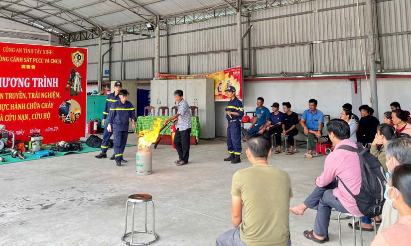 Tuy&ecirc;n truyền, thực h&agrave;nh chữa ch&aacute;y v&agrave; cứu nạn, cứu hộ