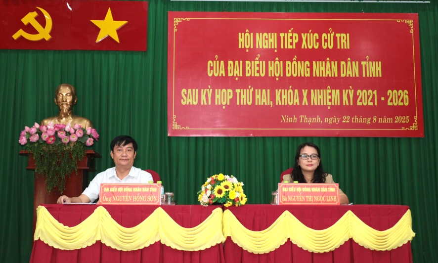 Ph&oacute; Chủ tịch HĐND tỉnh Nguyễn Hồng Sơn tiếp x&uacute;c cử tri phường Ninh Thạnh