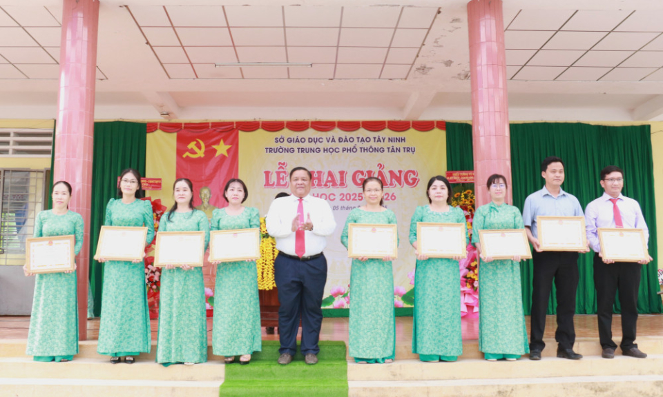 Trường THPT T&acirc;n Trụ khai giảng năm học 2025-2026