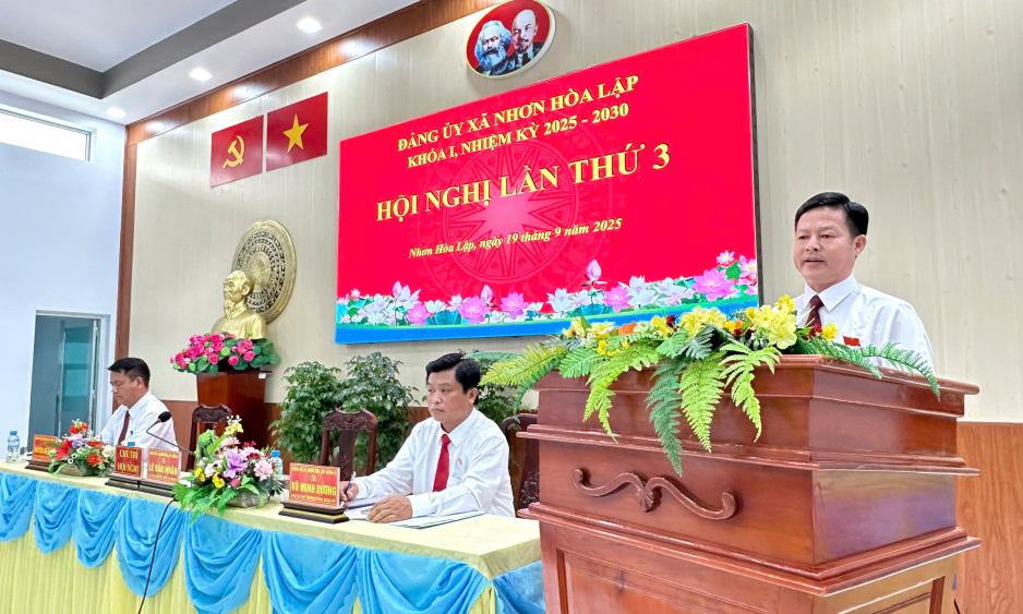 Ban Chấp h&agrave;nh Đảng bộ x&atilde; Nhơn H&ograve;a Lập tổ chức Hội nghị lần thứ 3