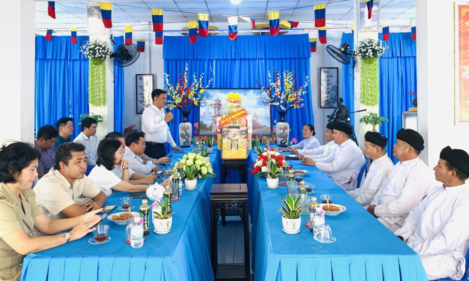 Phường B&igrave;nh Minh: Thăm hỏi, ch&uacute;c mừng c&aacute;c cơ sở t&ocirc;n gi&aacute;o, t&iacute;n ngưỡng