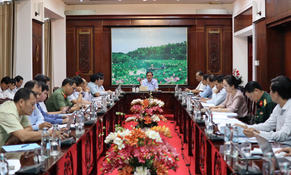 L&atilde;nh đạo tỉnh l&agrave;m việc với Ban Quản l&yacute; Khu kinh tế tỉnh về c&aacute;c dự &aacute;n tại Khu kinh tế cửa khẩu Mộc B&agrave;i