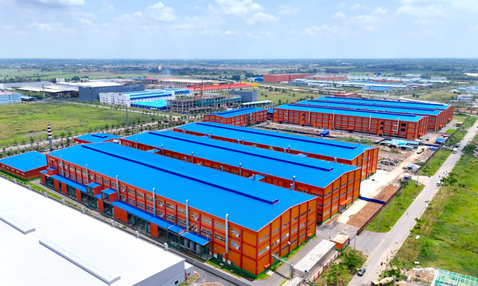 C&ocirc;ng nghiệp chế biến, chế tạo tiếp tục l&agrave; ng&agrave;nh kinh tế chủ lực