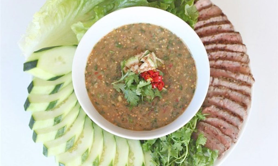 Độc đ&aacute;o những m&oacute;n ăn truyền thống của 2 nền ẩm thực