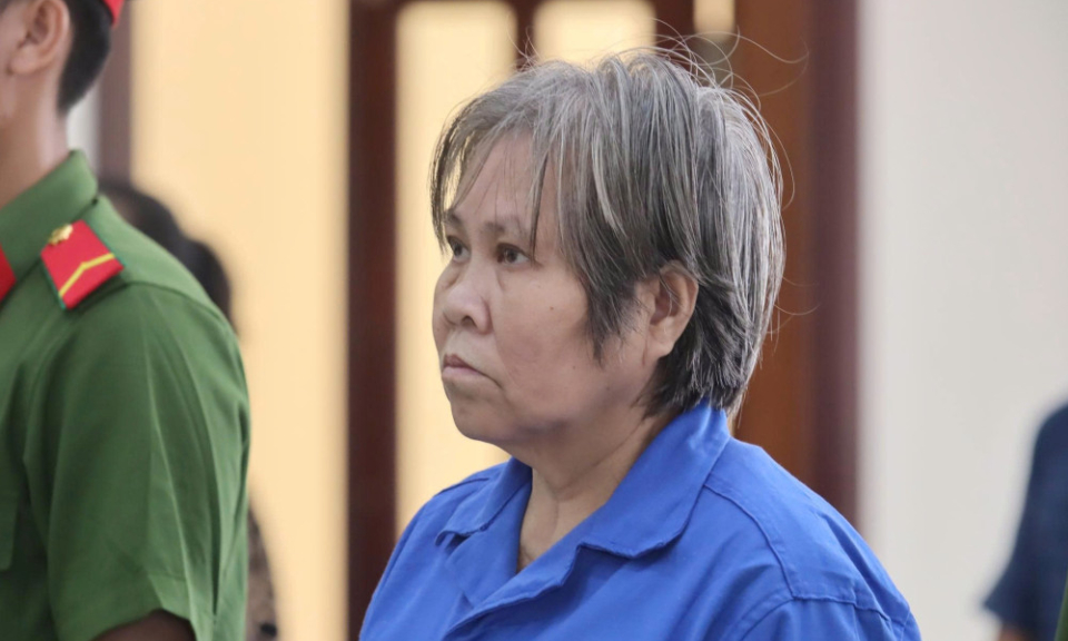 Trả hồ sơ điều tra bổ sung vụ thầy b&oacute;i 'dỏm' lừa đảo gần 100 tỉ đồng